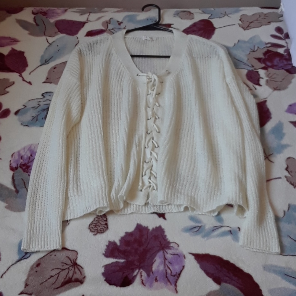 Debut Sueter - Picture 3 of 10